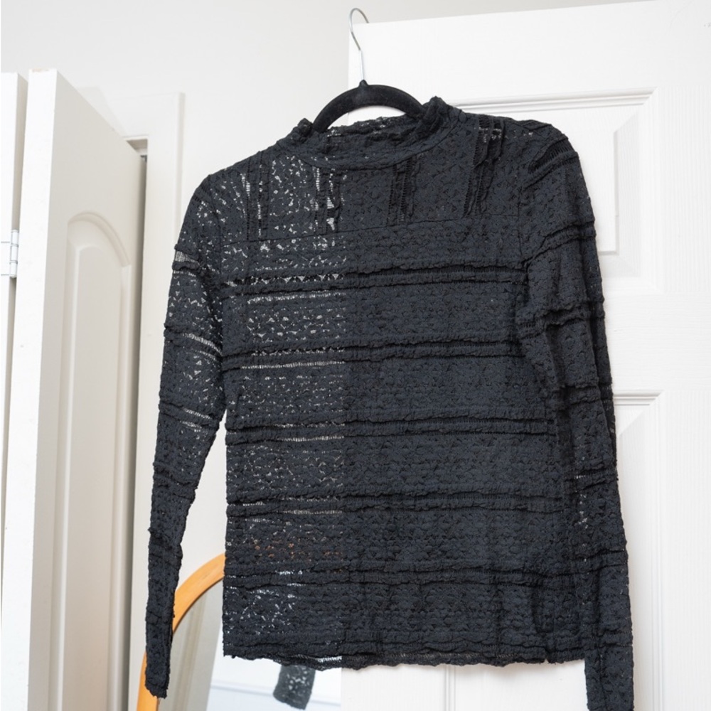 Black lace mock neck top L